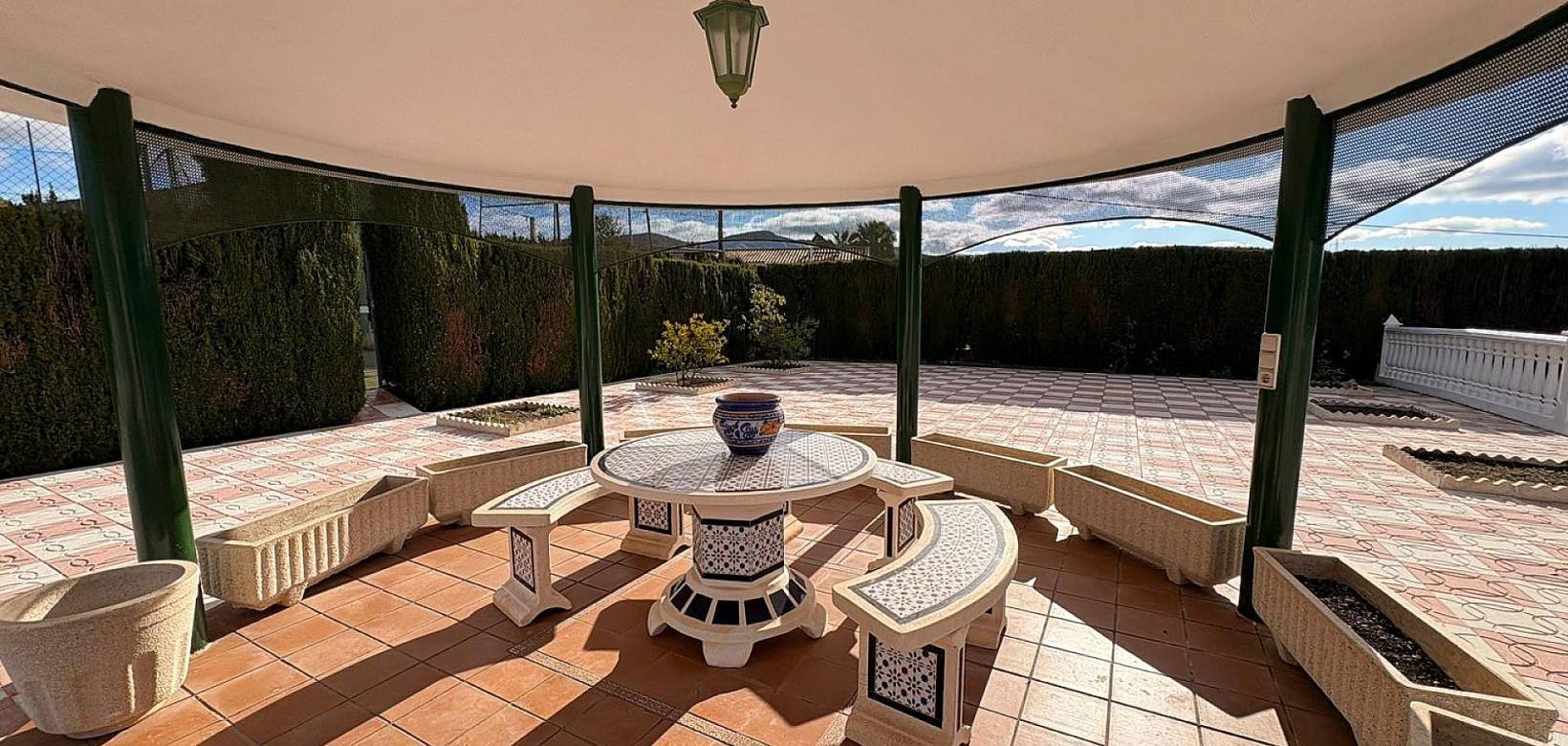 Resale - Villa - Sax