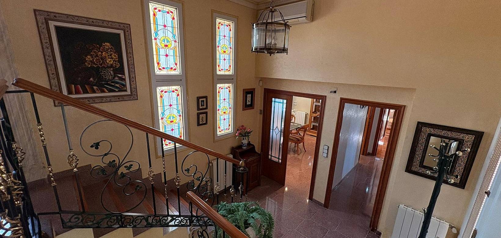 Resale - Villa - Sax