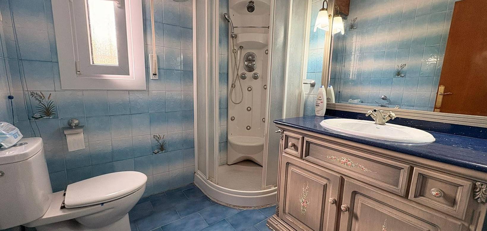 Resale - Villa - Sax