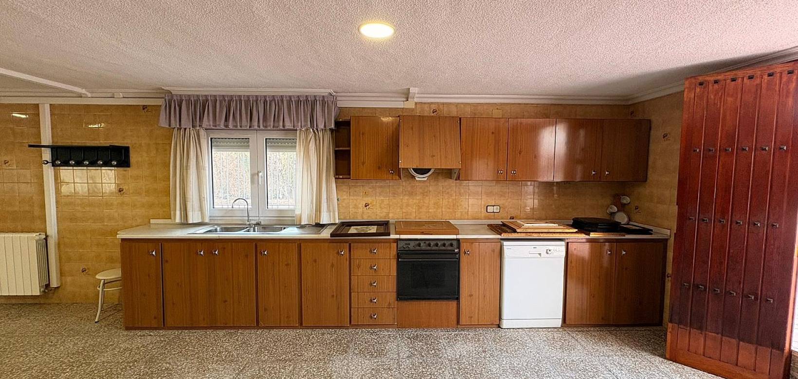 Resale - Villa - Sax