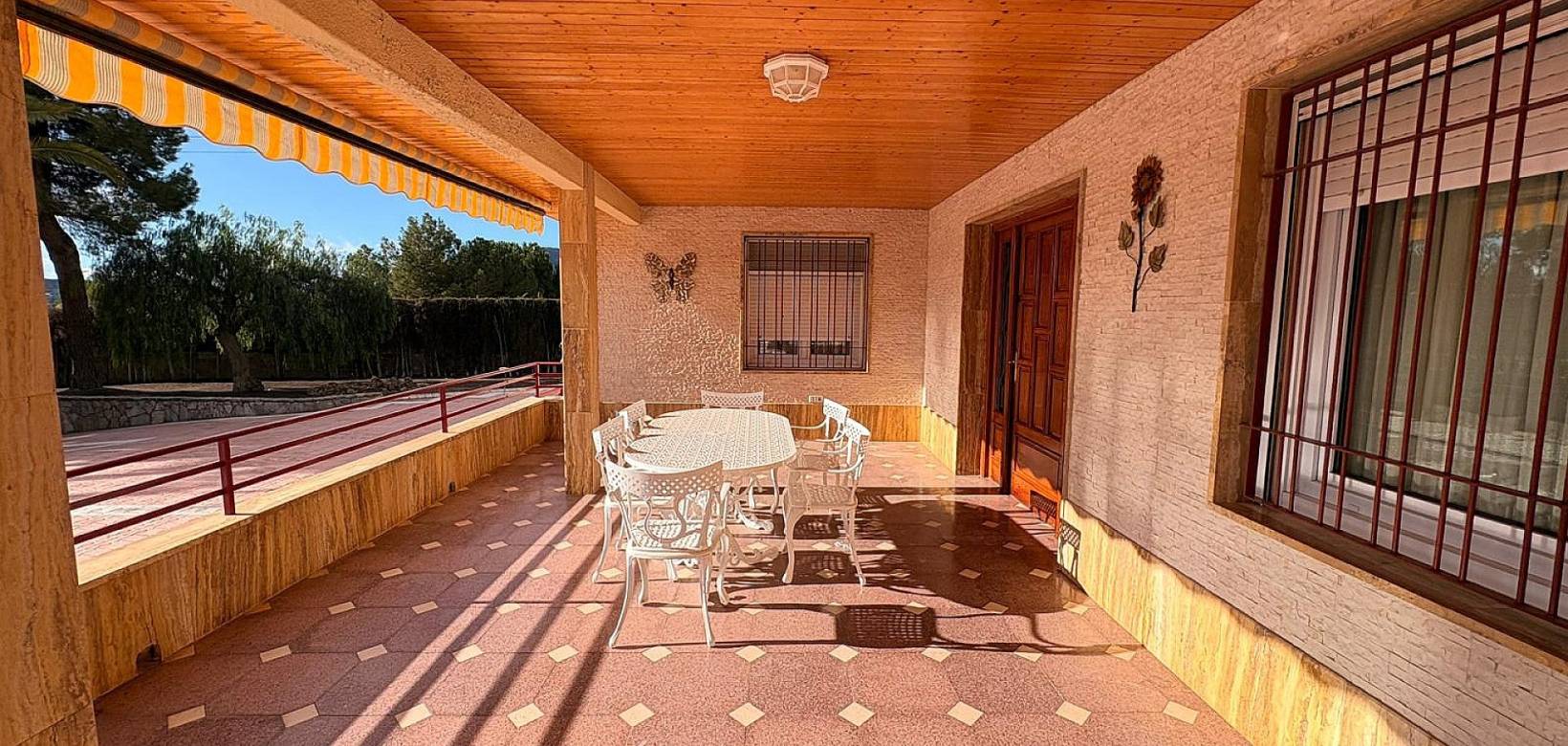 Resale - Villa - Sax