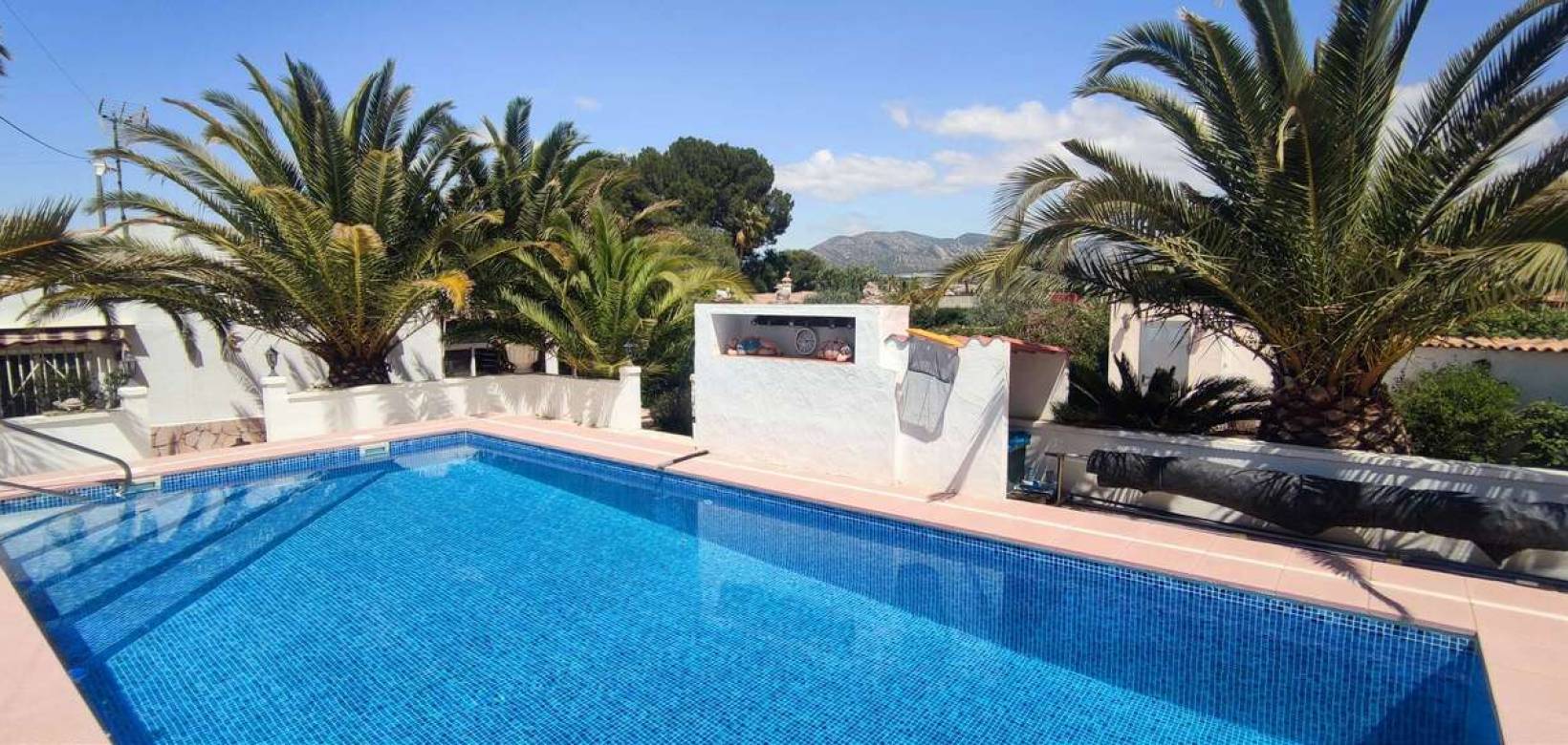 Resale - Villa - Sax