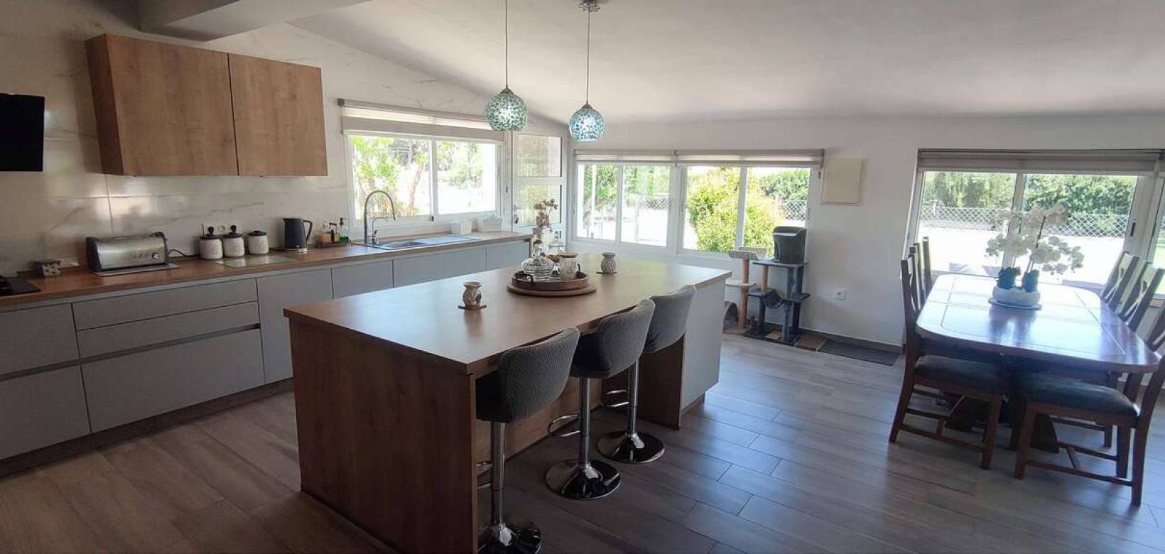 Resale - Villa - Sax