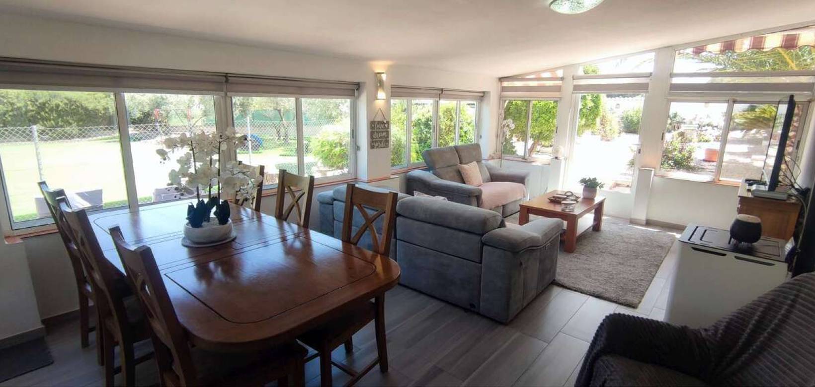 Resale - Villa - Sax