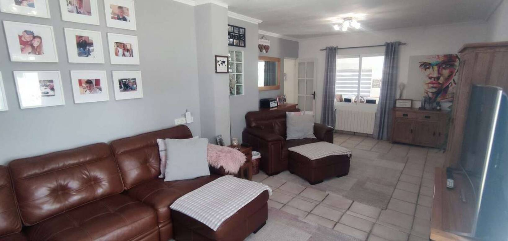 Resale - Villa - Sax