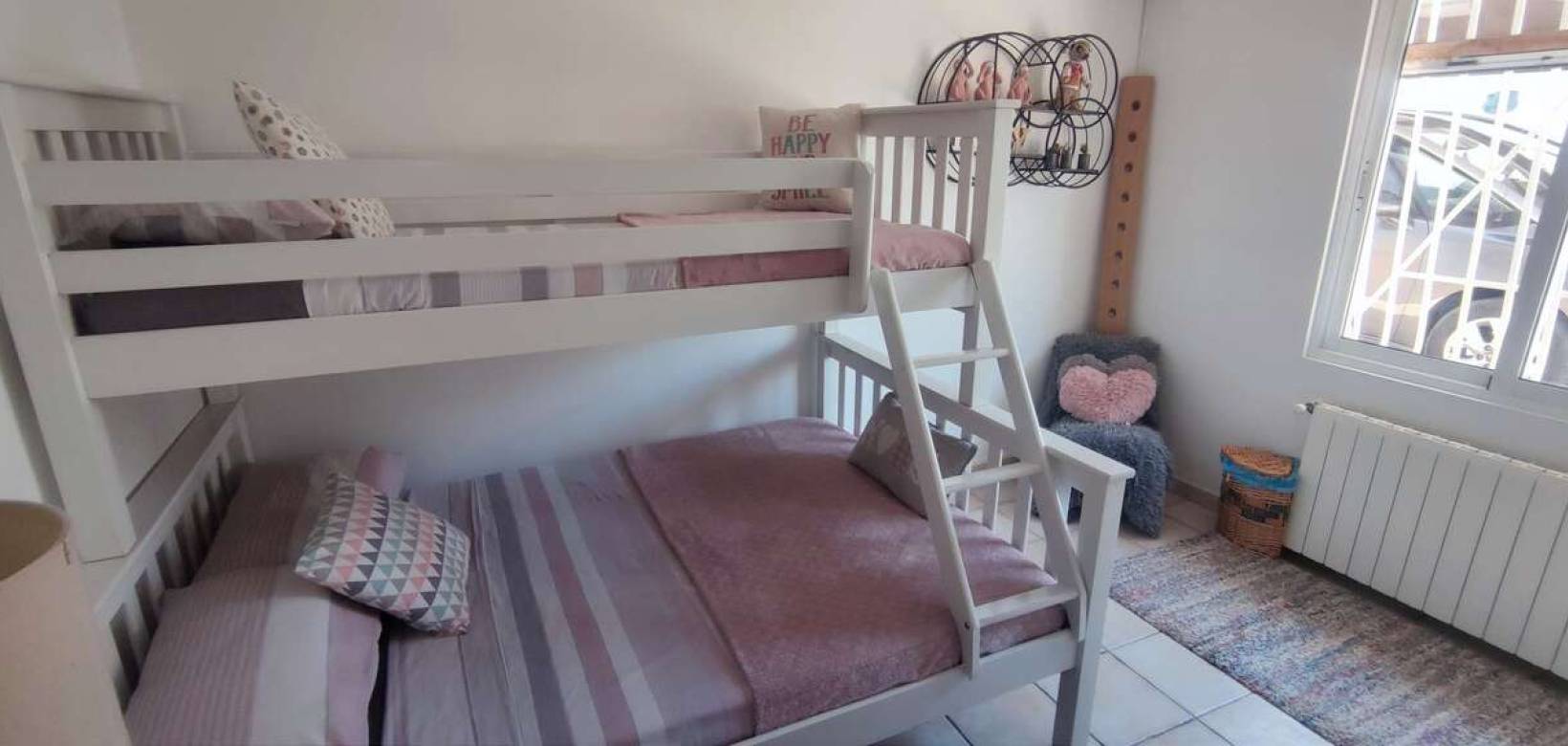 Resale - Villa - Sax