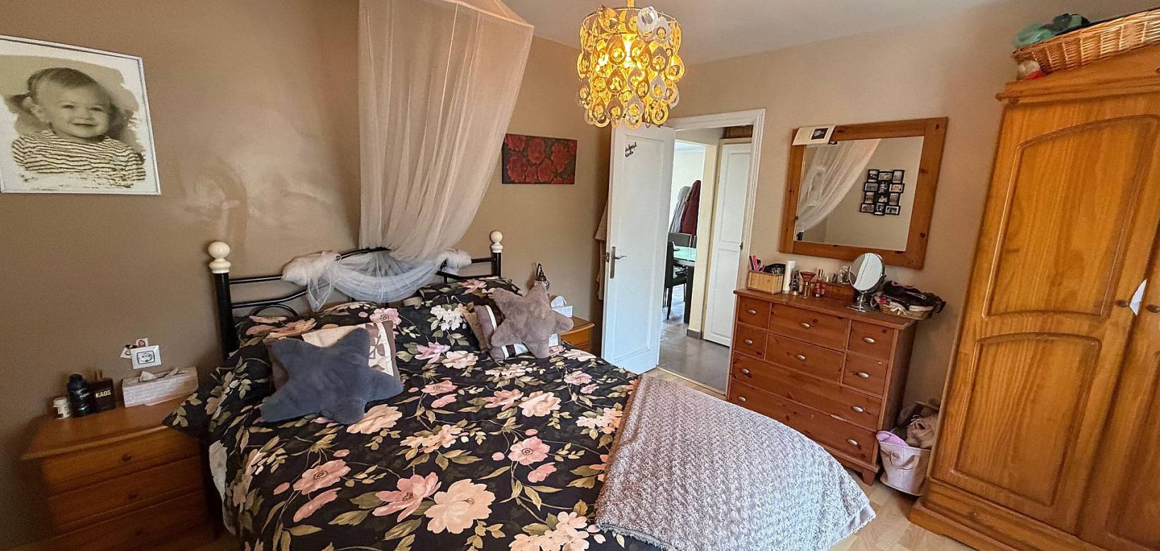 Resale - Villa - Sax