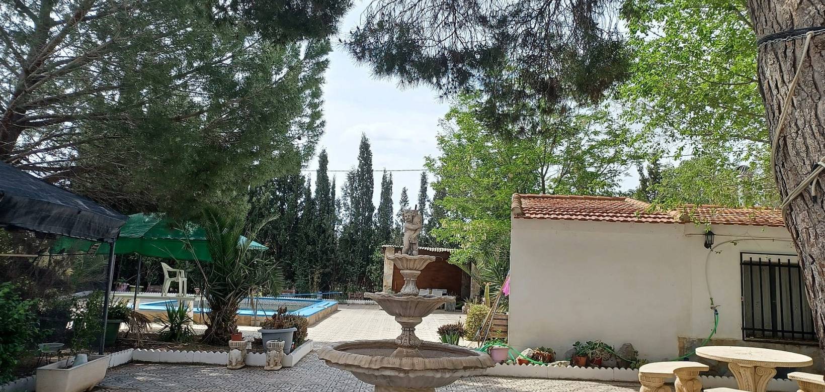 Resale - Villa - Sax