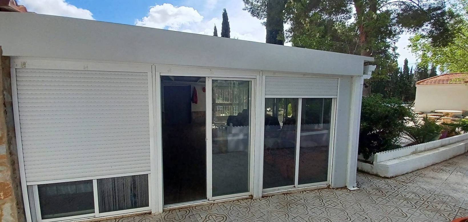 Resale - Villa - Sax