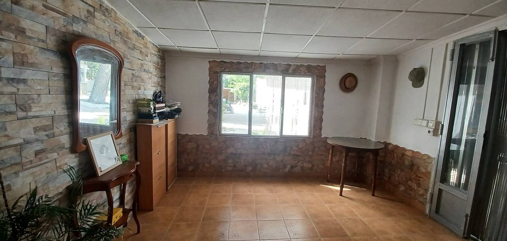 Resale - Villa - Sax