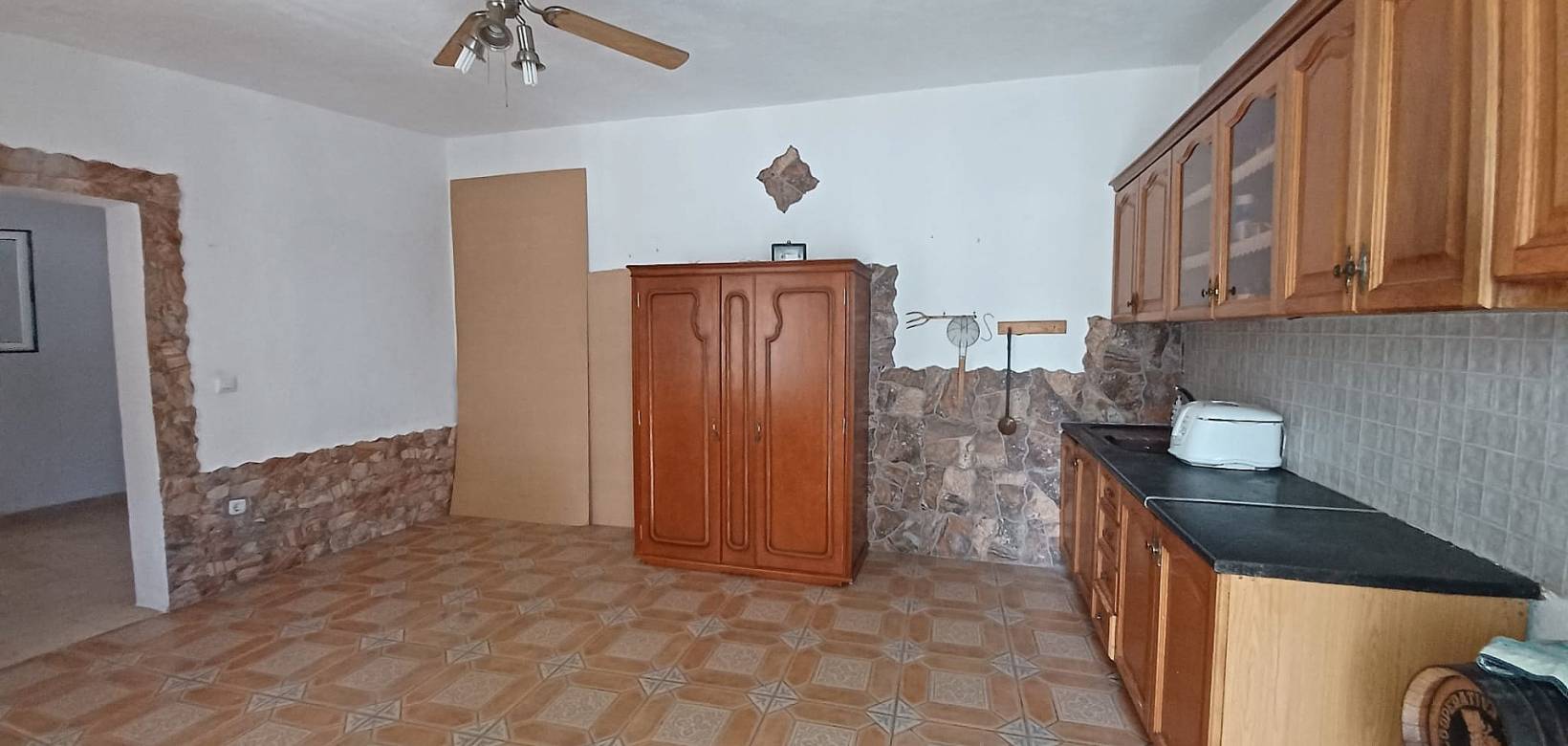 Resale - Villa - Sax