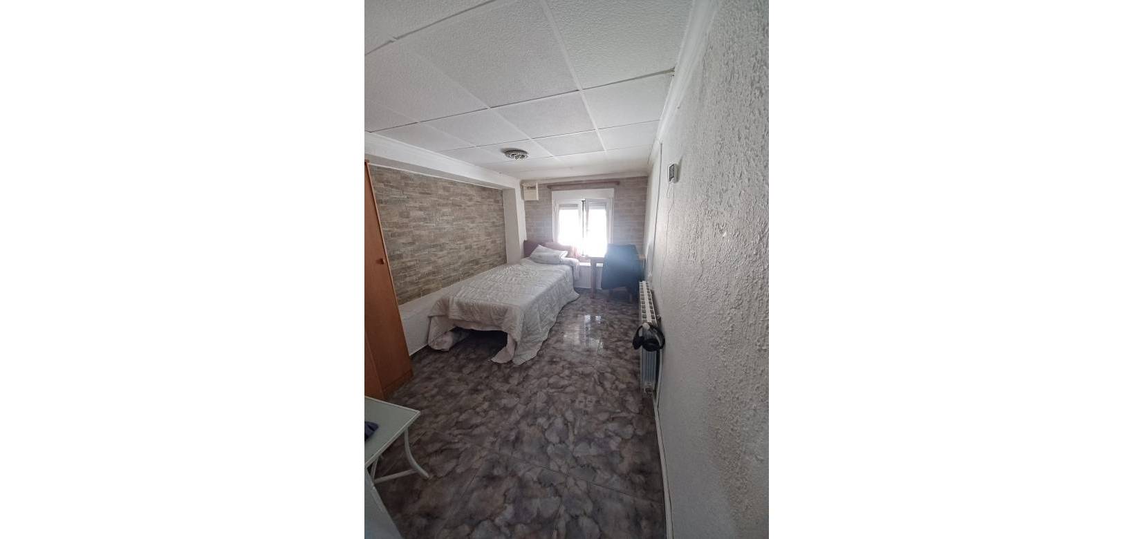 Resale - Villa - Sax