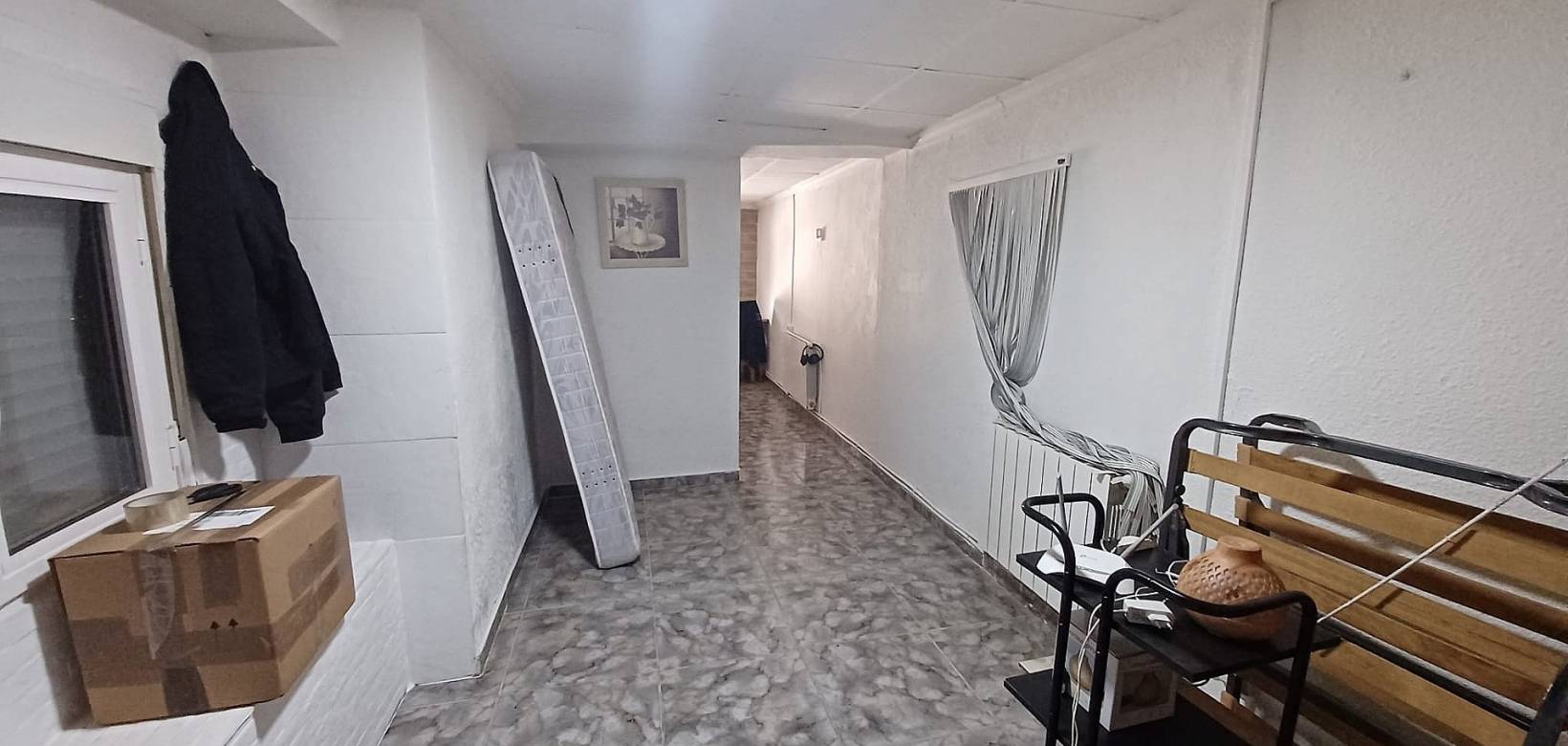 Resale - Villa - Sax