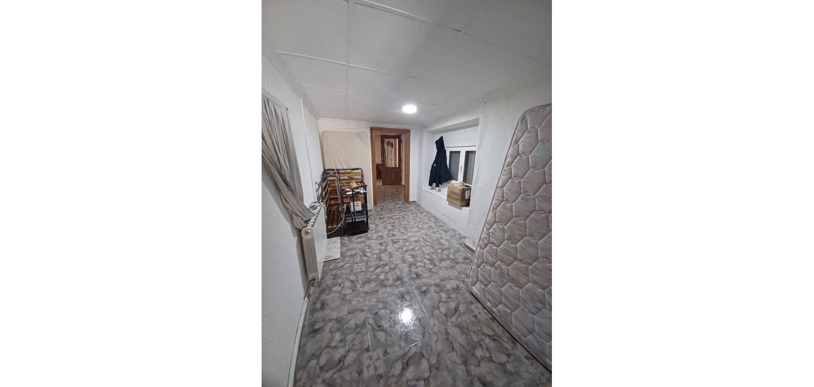 Resale - Villa - Sax