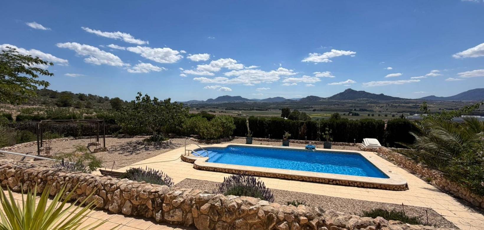Resale - Villa - Sax