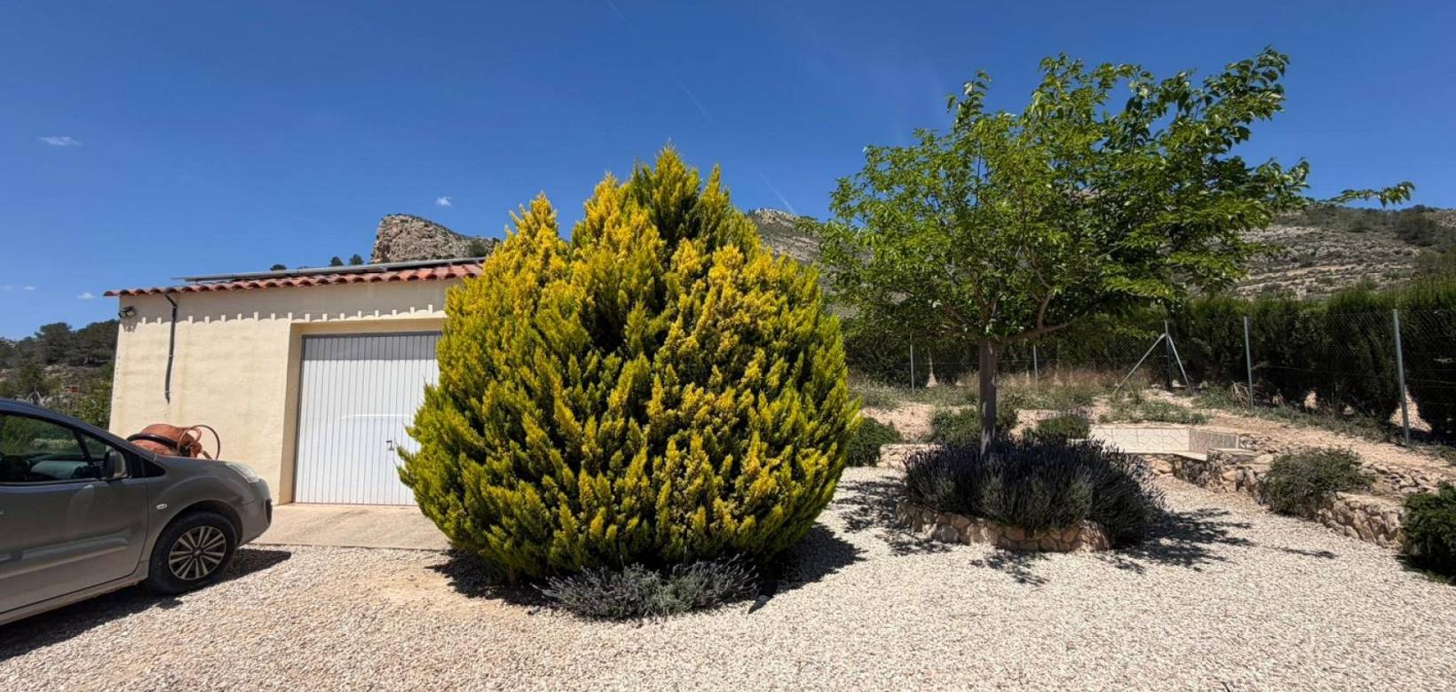Resale - Villa - Sax