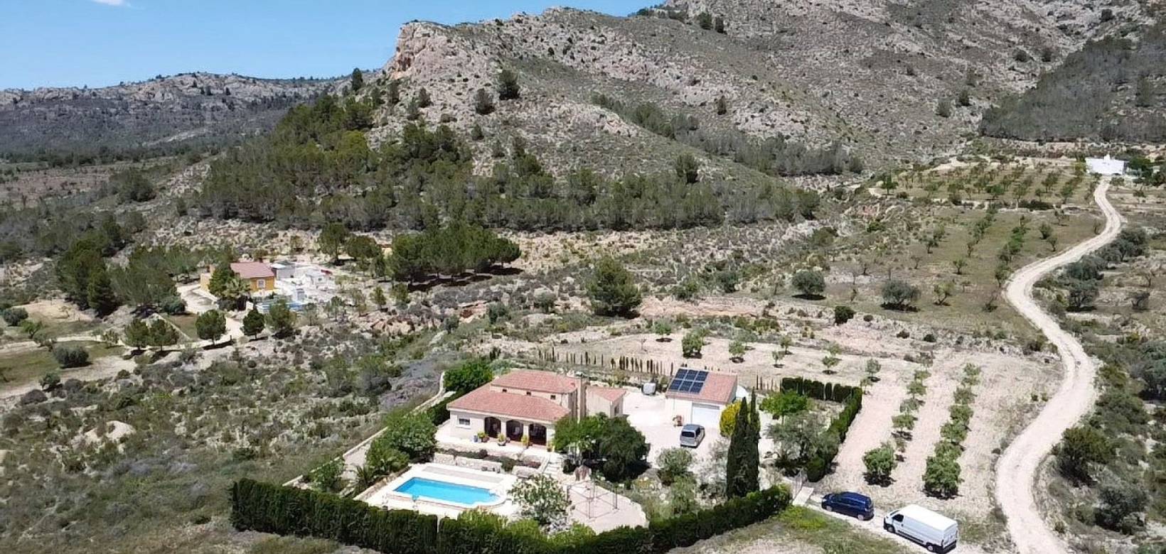 Resale - Villa - Sax