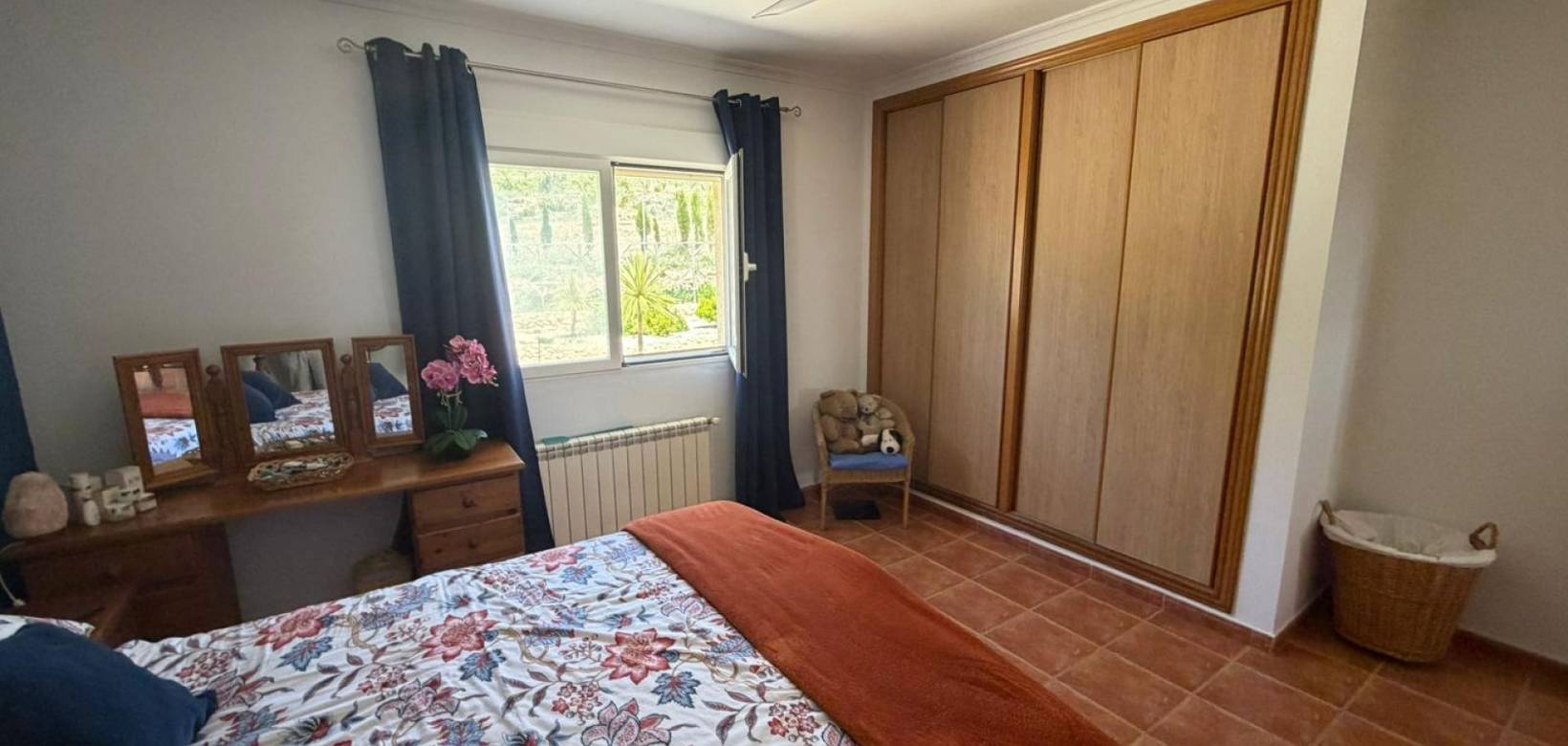 Resale - Villa - Sax