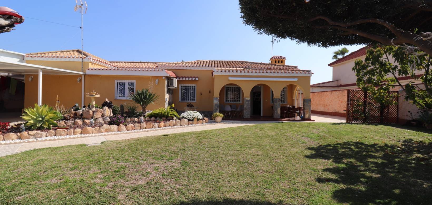 Resale - Villa - Torrevieja - Chaparral