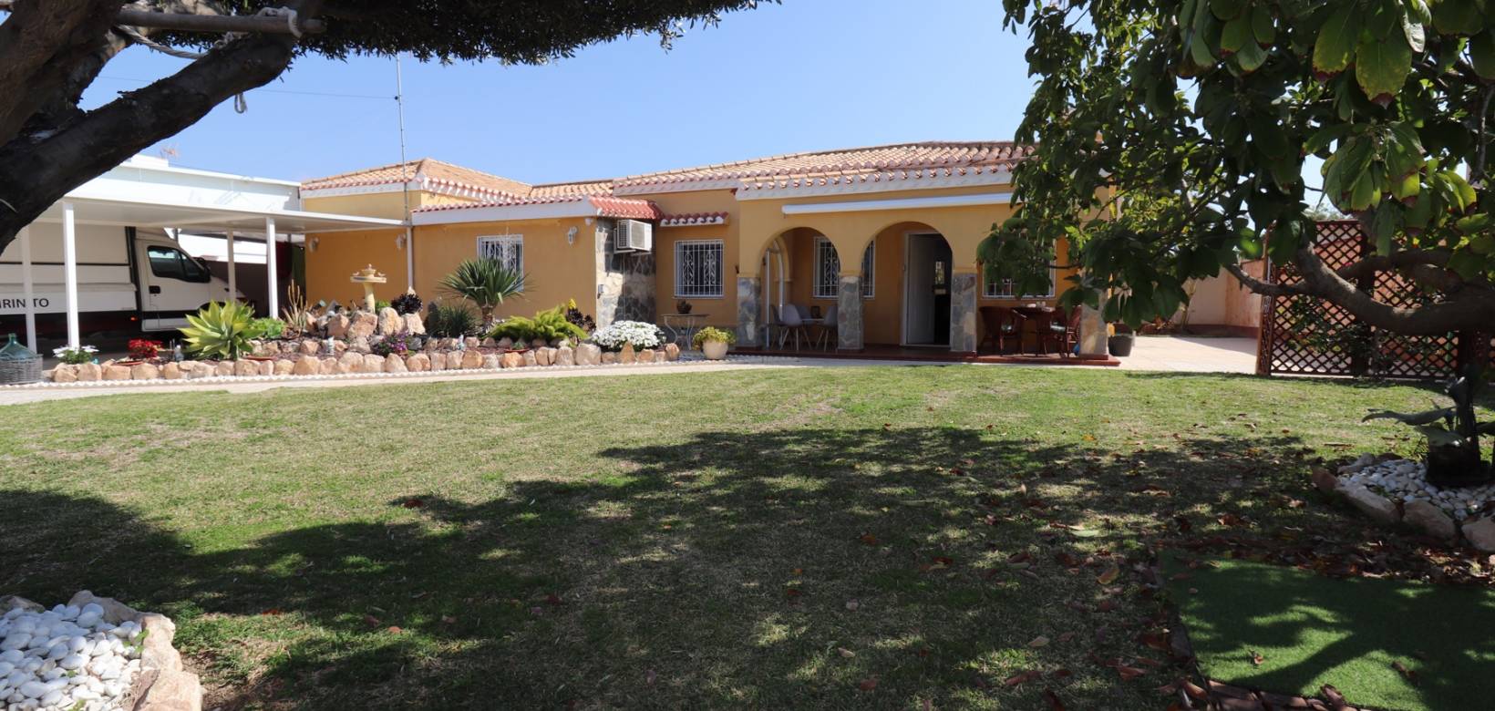 Resale - Villa - Torrevieja - Chaparral