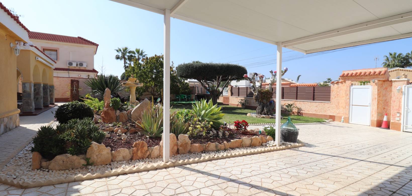 Resale - Villa - Torrevieja - Chaparral