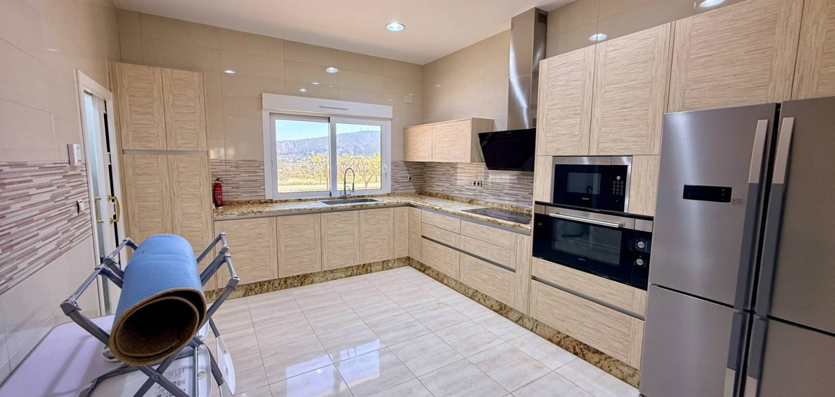 Revente - 5. Finca / Country Property - Pinoso  - Pinoso