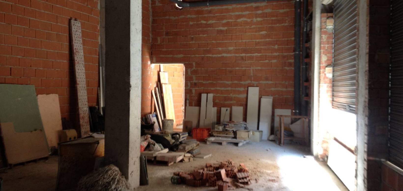 Revente - Commercial - Los Montesinos