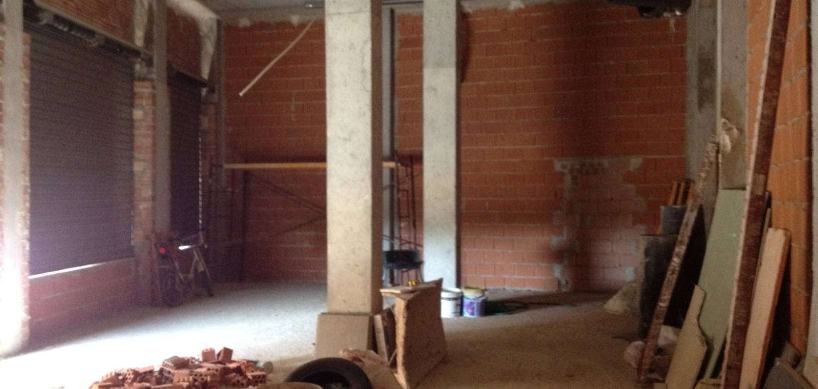 Revente - Commercial - Los Montesinos