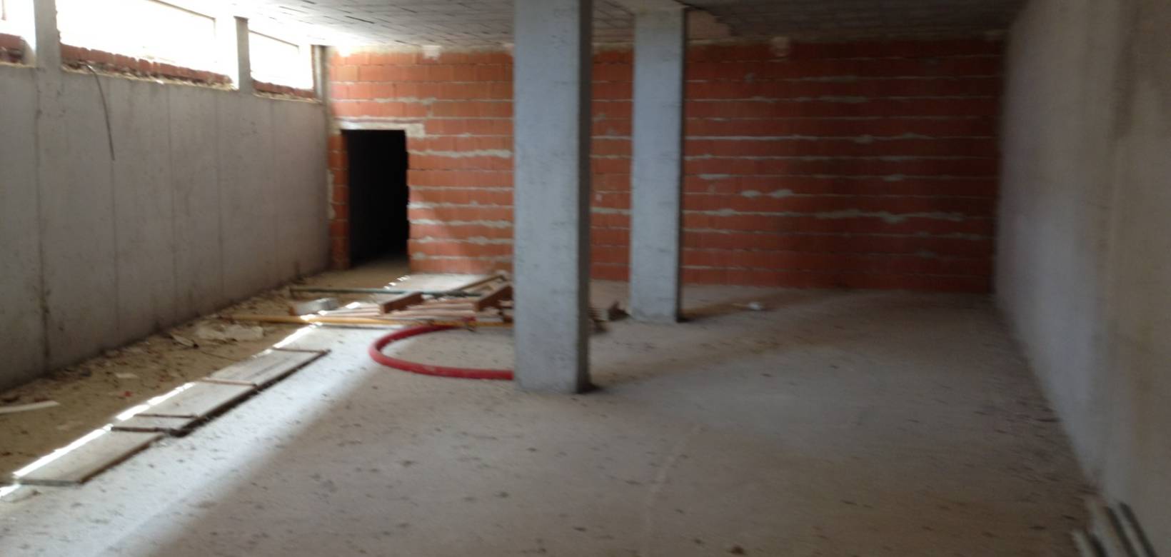 Revente - Commercial - Los Montesinos