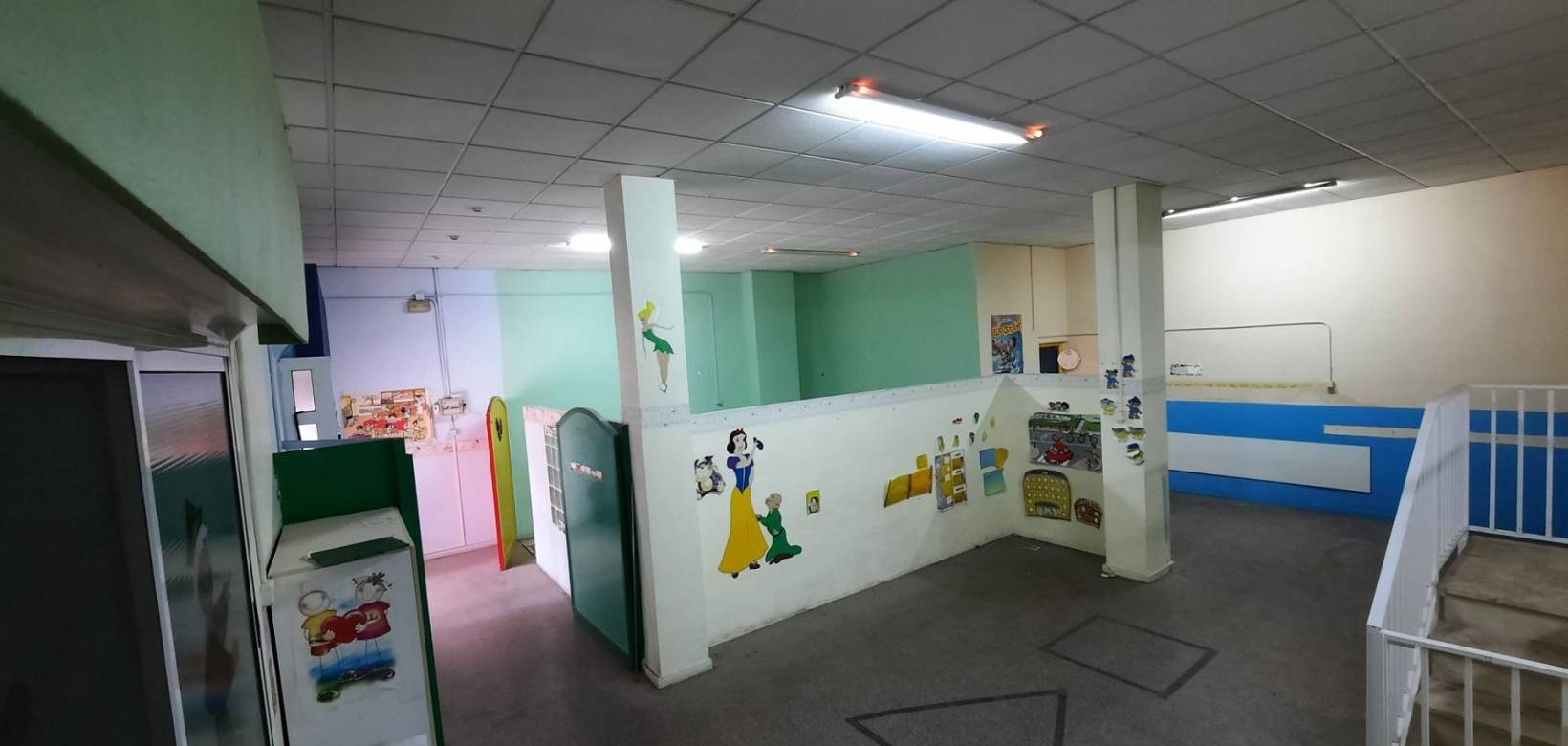 Revente - Commercial - Petrer