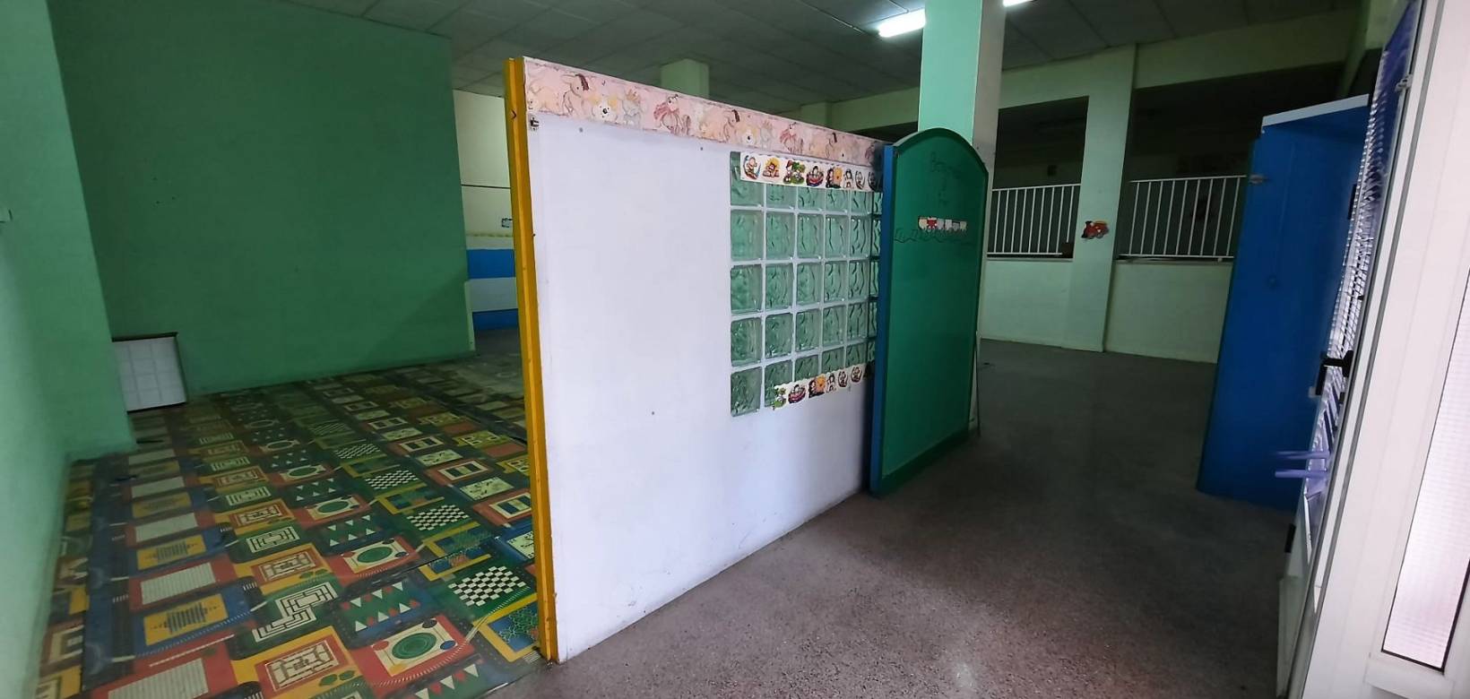 Revente - Commercial - Petrer