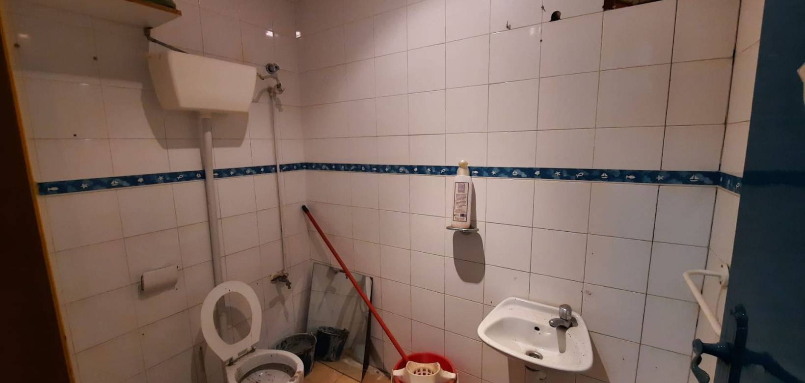 Revente - Commercial - Petrer