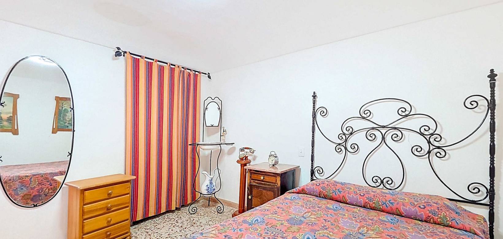 Revente - Grotwoning - Pinoso  - Pinoso