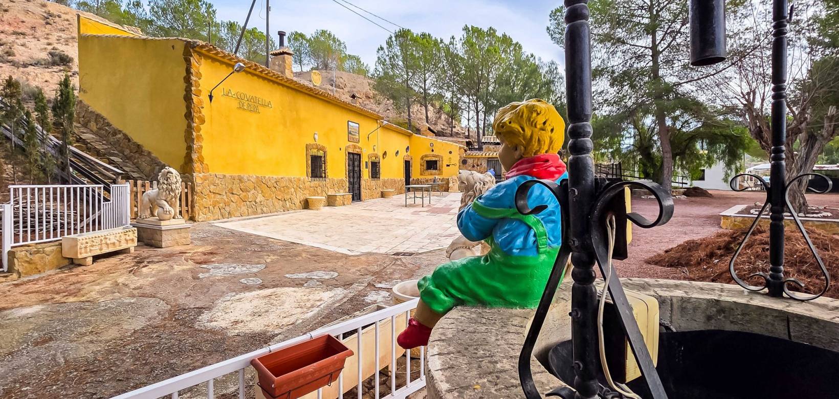 Revente - Grotwoning - Pinoso  - Pinoso