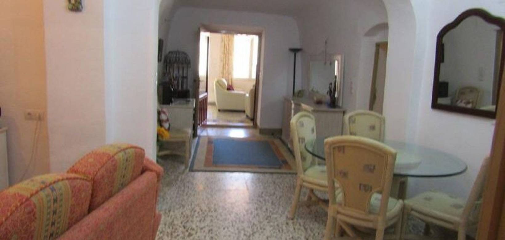 Revente - Maison caverneuse - La Romana