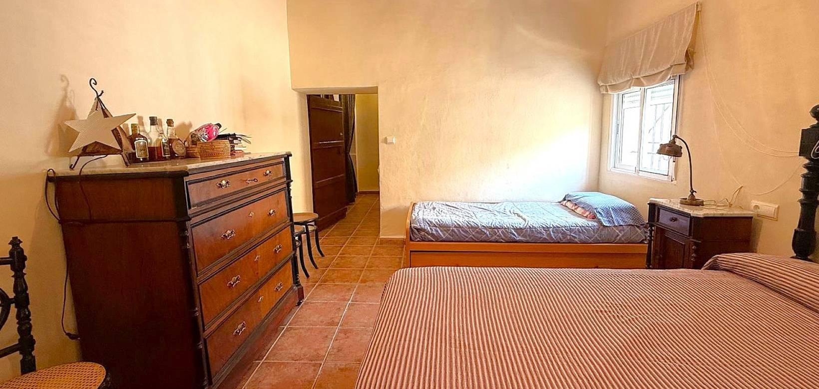 Revente - Maison de campagne - Pinoso  - Encebras