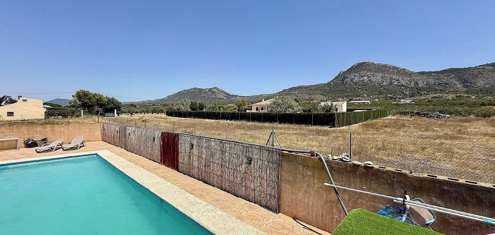 Revente - Maison de campagne - Villena