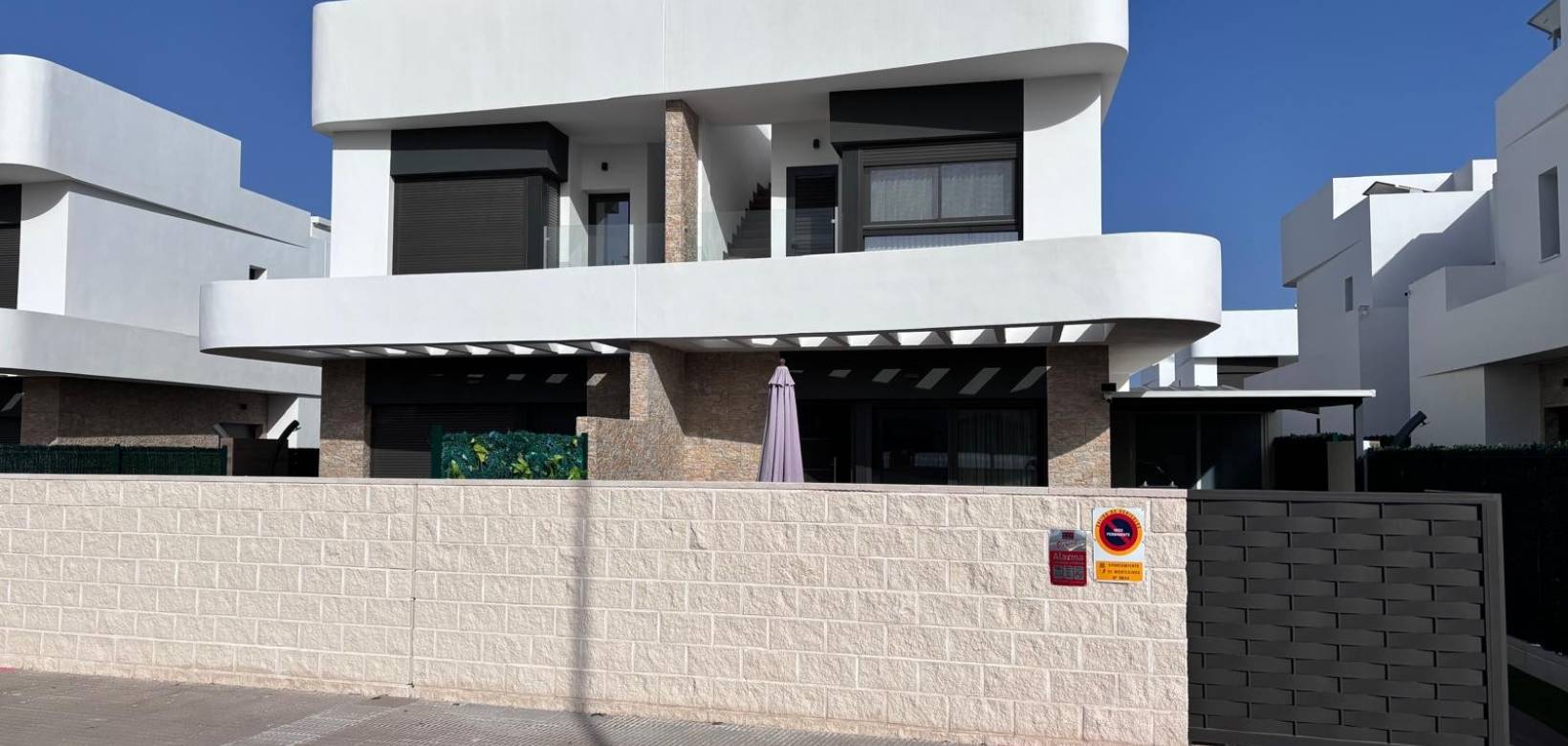 Revente - Semi Detached Villa - Los Montesinos - La Herada