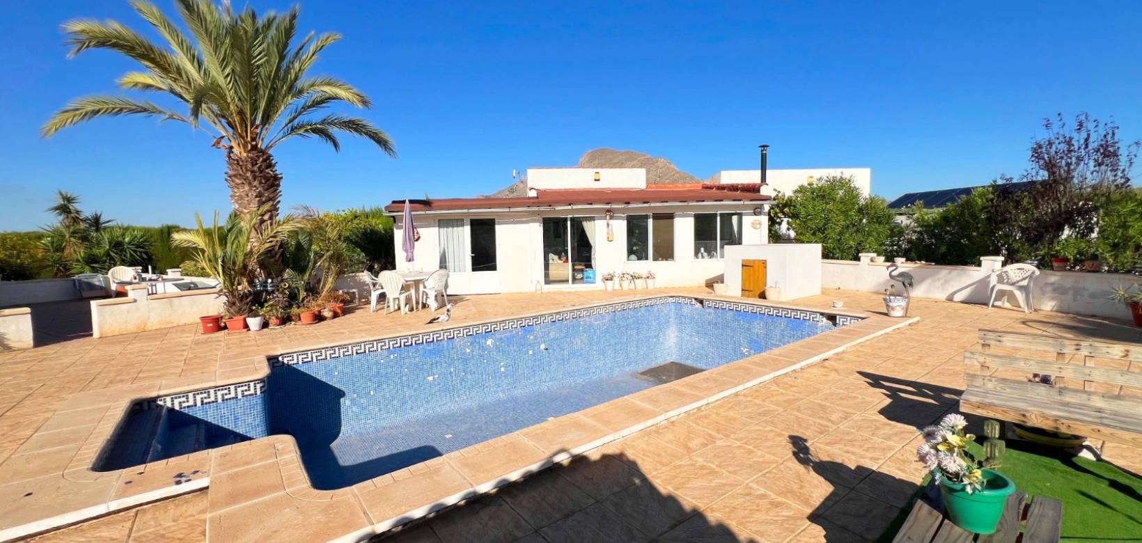 Revente - Villa - Barbarroja