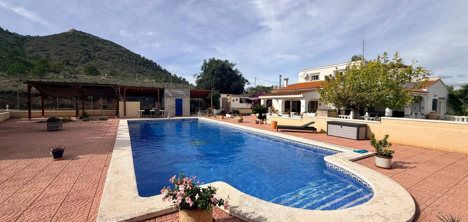 Revente - Villa - Detached - Hondón de los Frailes