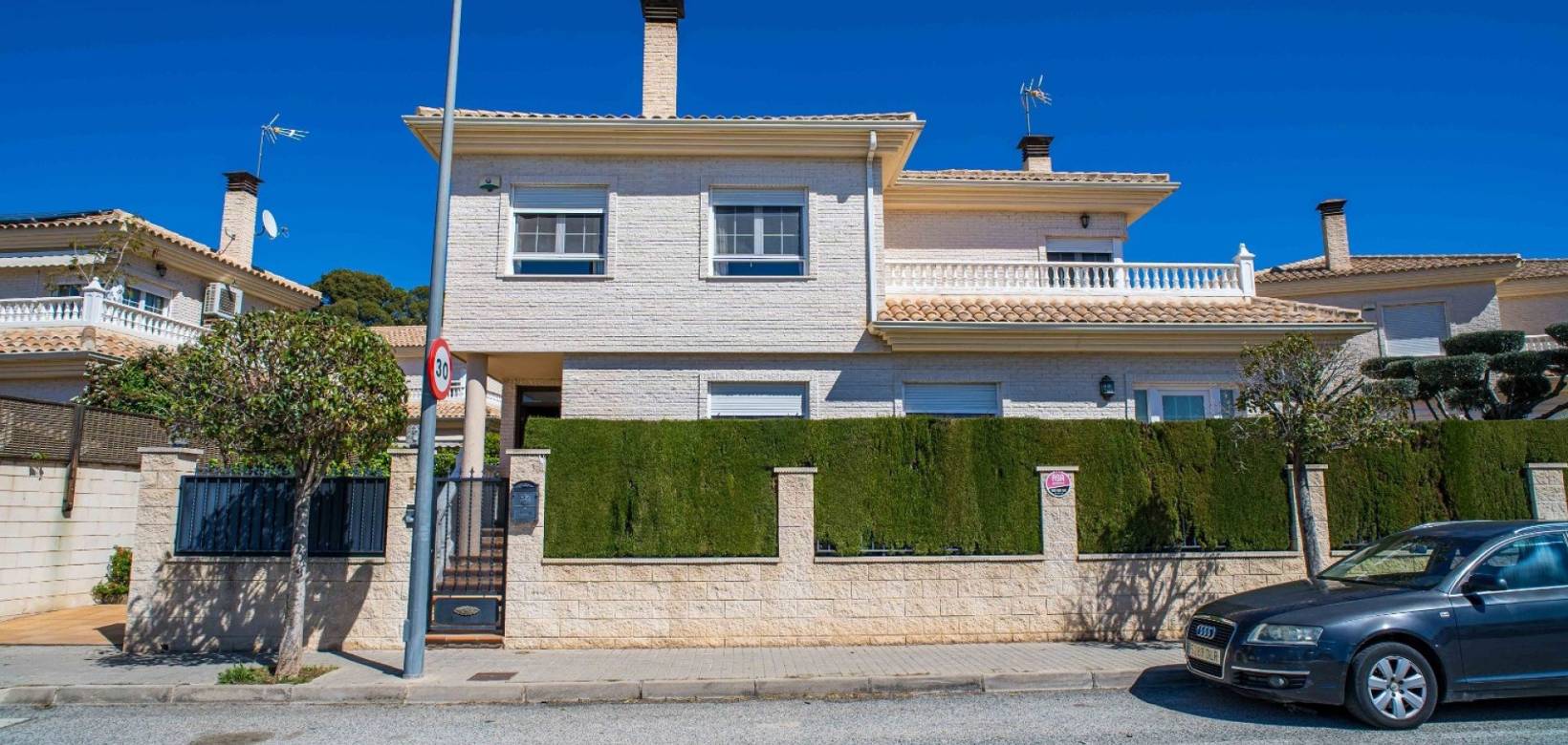 Revente - Villa - Elda