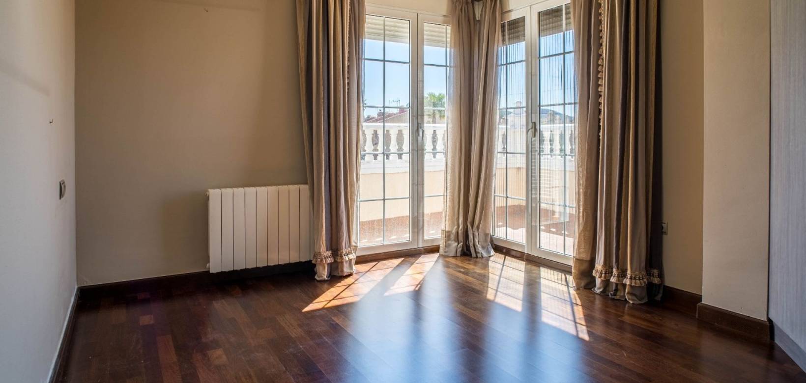 Revente - Villa - Elda