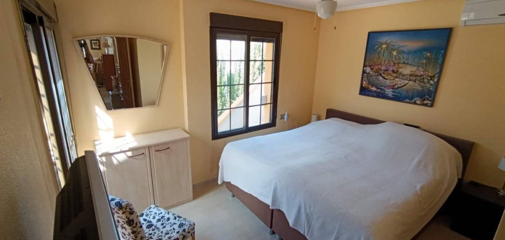 Revente - Villa - Hondón de las Nieves