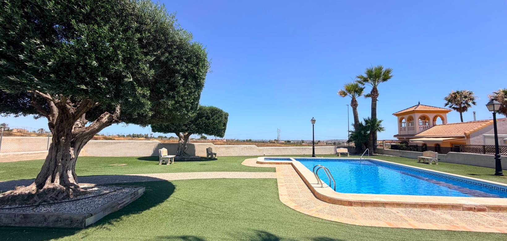 Revente - Villa - Los Montesinos - Urbanizacion montesol