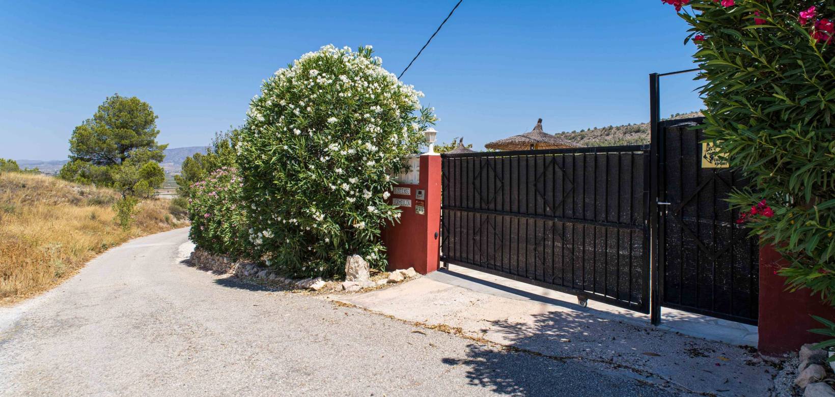 Revente - Villa - Pinoso  - El Manyar