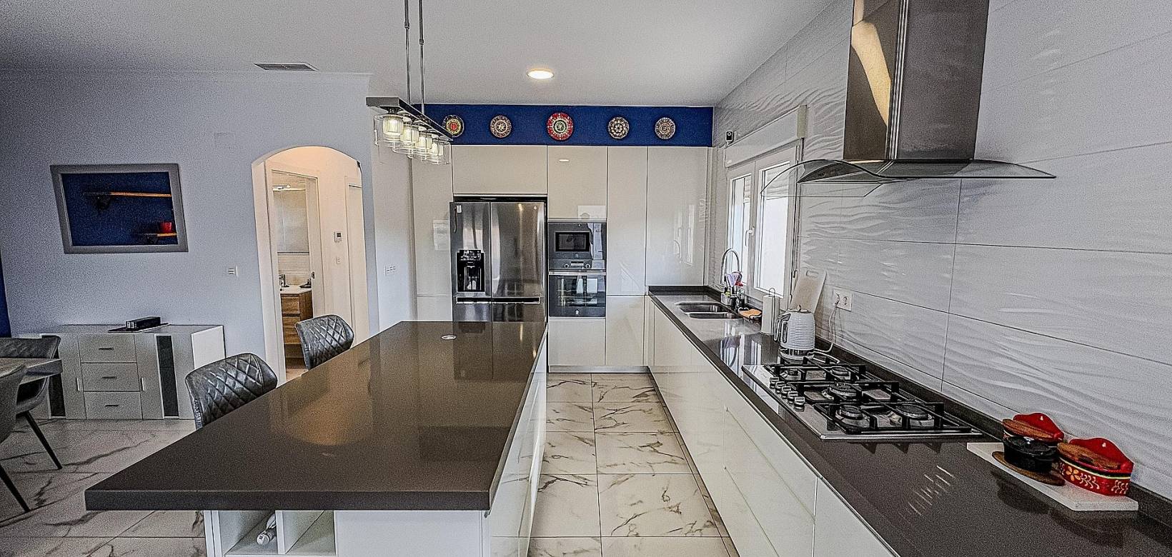 Revente - Villa - Pinoso  - Pinoso