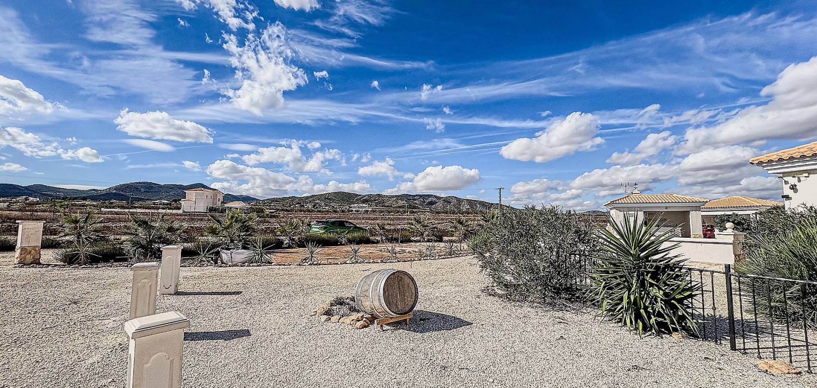 Revente - Villa - Pinoso  - Pinoso