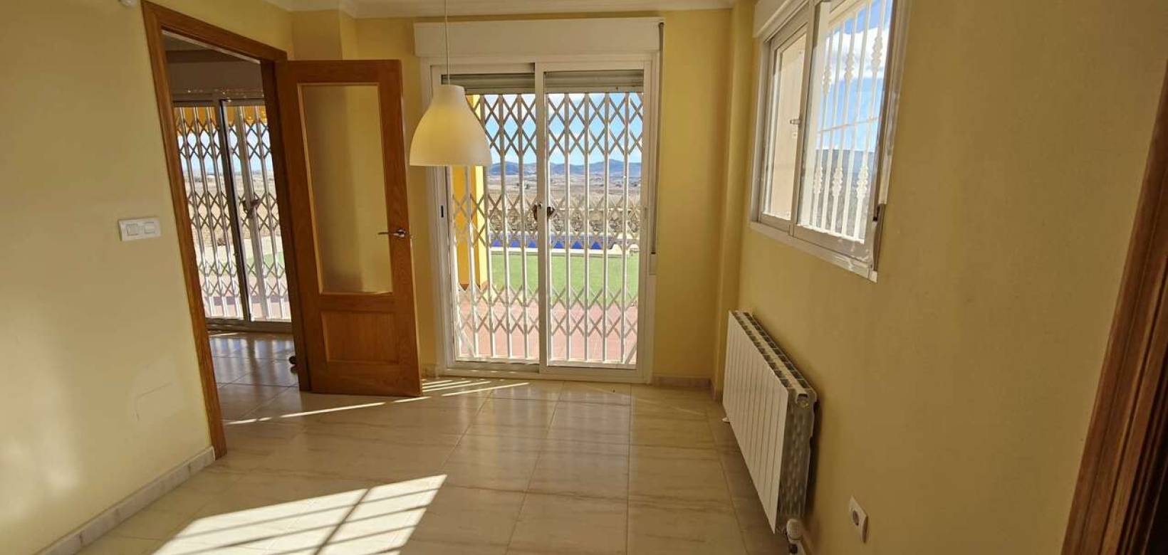 Revente - Villa - Pinoso  - Pinoso