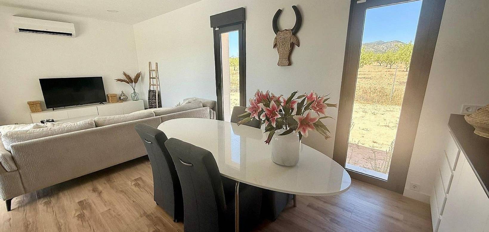 Revente - Villa - Pinoso  - Pinoso