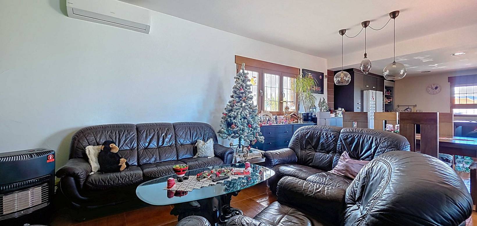 Revente - Villa - Pinoso  - Pinoso